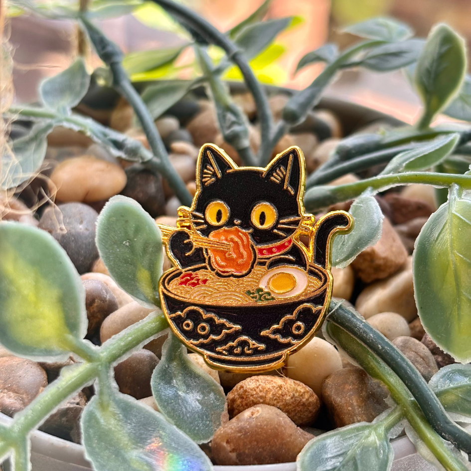 Enamel Pins – Ramen Cats – Gold Noodles