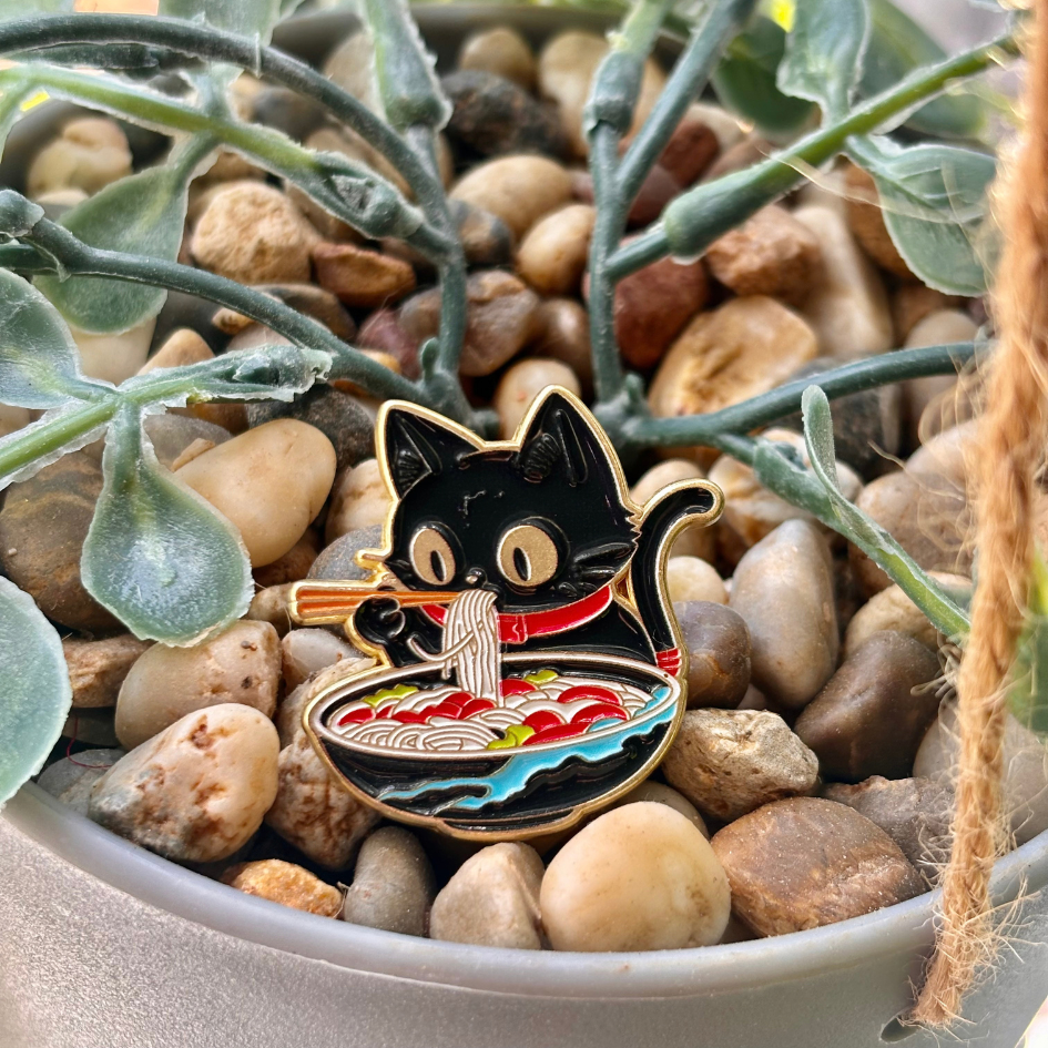 Enamel Pins – Ramen Cats – White Noodles